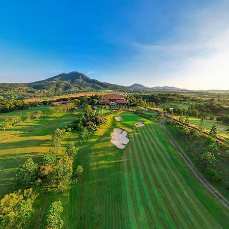 Jatinangor National Golf & Resort Buitenkant foto