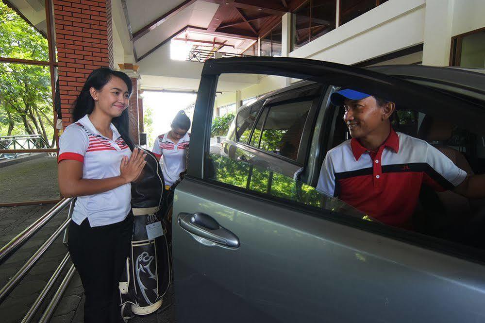 Jatinangor National Golf & Resort Buitenkant foto